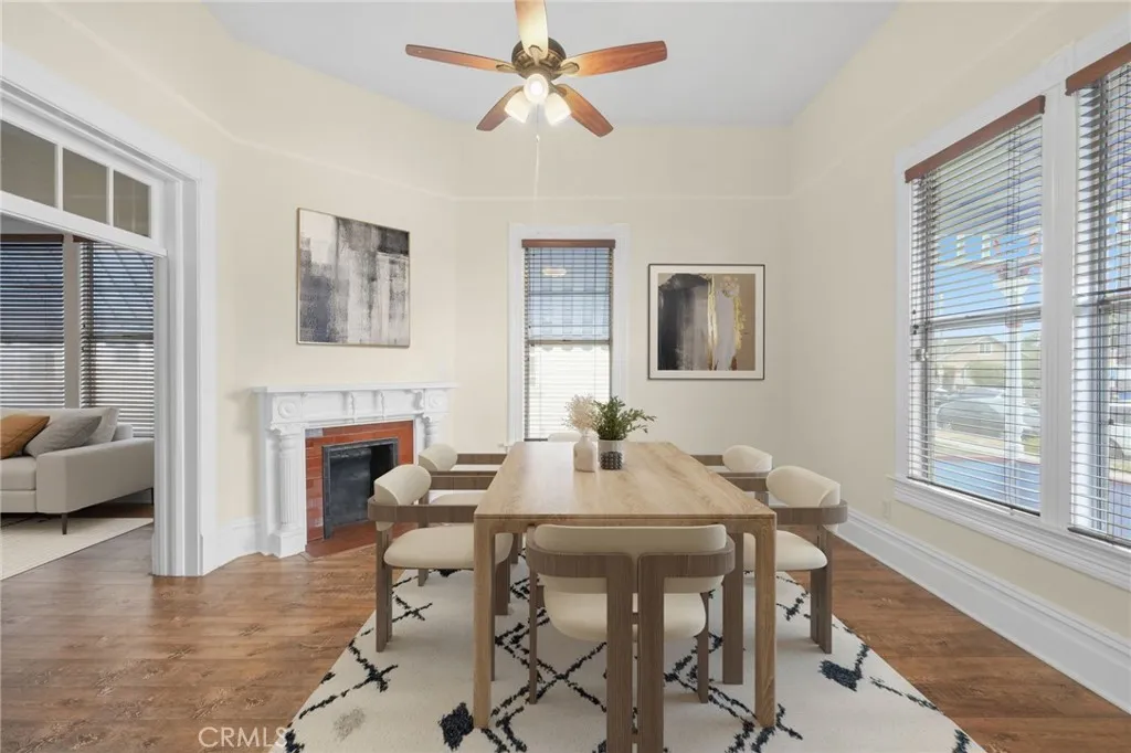 1598 W 36th Place, Los Angeles, California 90018 home-pic-12